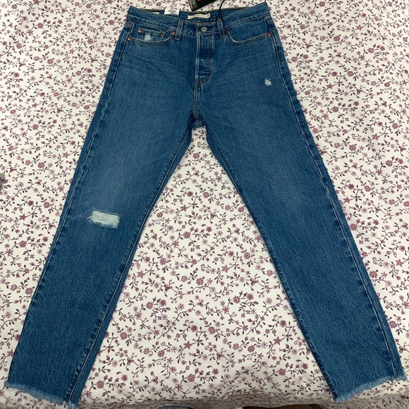 Levi’s Women’s Wedgie Original fit - size 29. - Picture 4 of 8